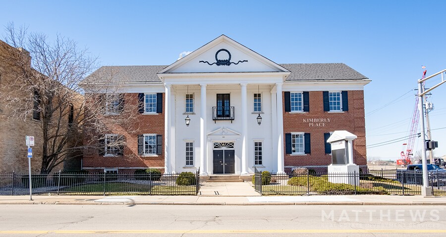 More Photos Of 601 Oregon St, Oshkosh Office For Lease