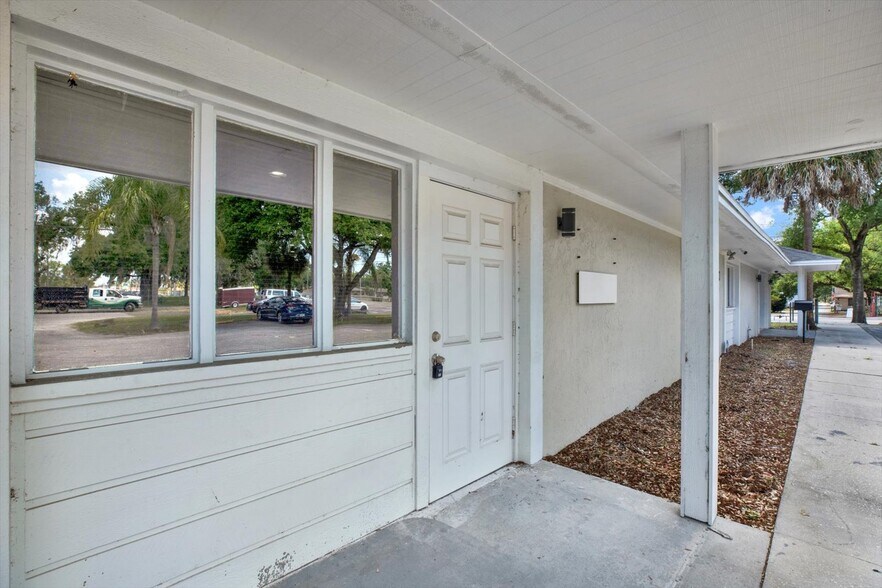 More Photos Of 12425 N Florida Ave, Tampa Medical For Sale