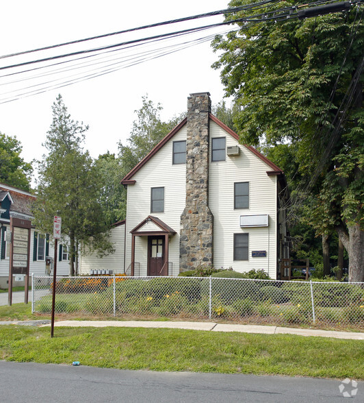 Primary Photo Of 34 Maple Ave, Armonk Medical For Lease