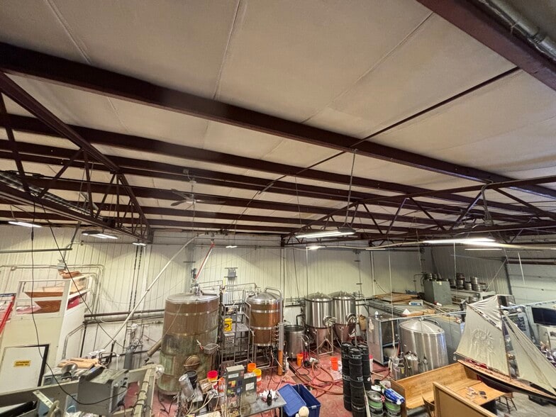 More Photos Of 11 Gifford St, Pittsfield Warehouse For Sale