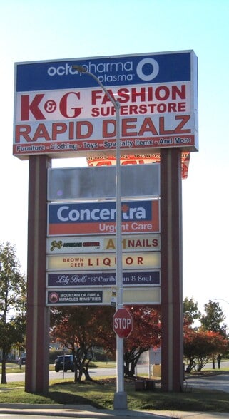 More Photos Of 8600-8604 W Brown Deer Rd, Milwaukee General Retail For Sale