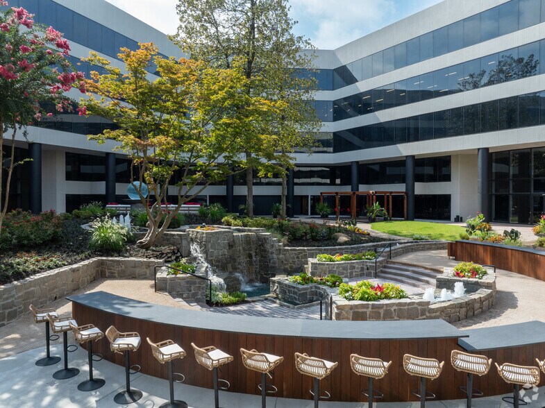 More Photos Of 1117 Perimeter Ctr W, Atlanta Office For Lease