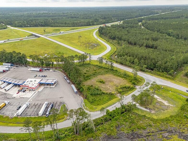 More Photos Of 2100 E 10th St, Woodbine Land For Sale