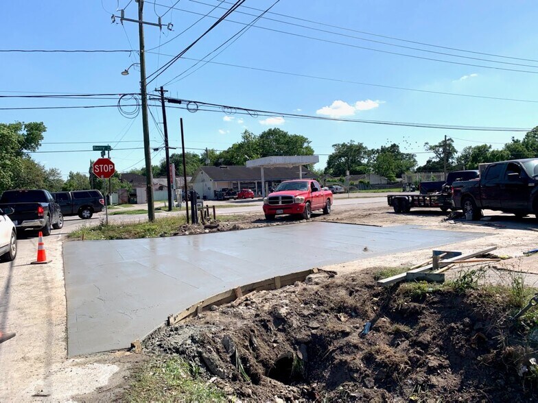 More Photos Of 515 Berry Rd, Houston Freestanding For Lease