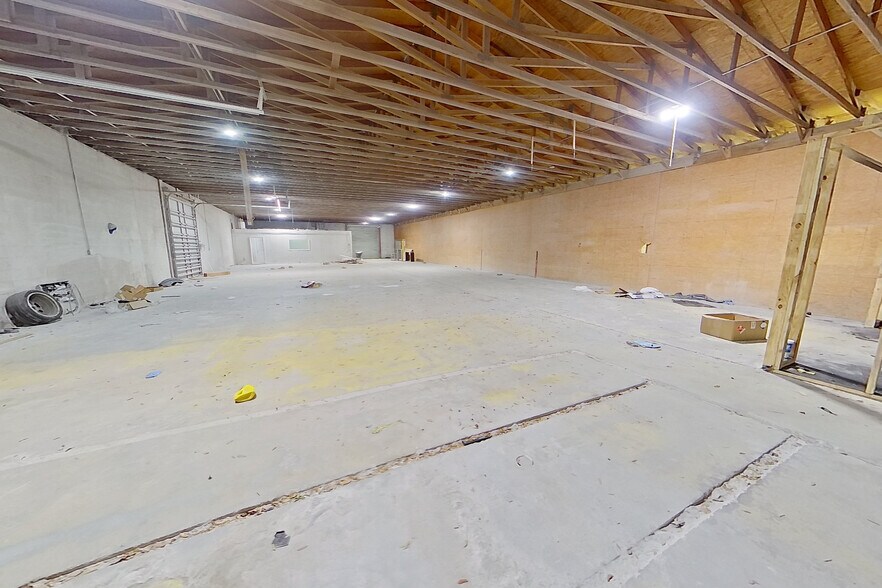 More Photos Of 2800 N P St, Pensacola Warehouse For Lease