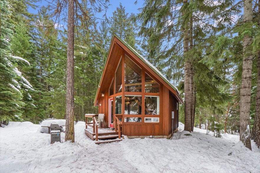 More Photos Of 2291 Highway 141, Trout Lake Hotel For Sale