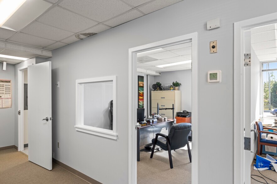 More Photos Of 7210 Old Keene Mill Rd, Springfield Medical For Lease