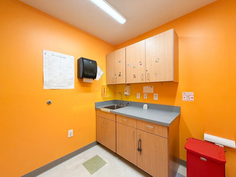 More Photos Of 3500 Kabel Dr, New Orleans Medical For Sale