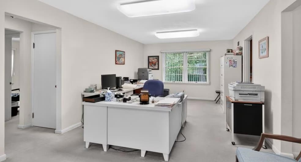 More Photos Of 11147 Olive Blvd, Saint Louis Office For Sale