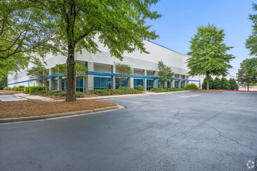 More Photos Of 125 Southside Ct, McDonough Distribution For Lease