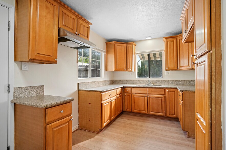 More Photos Of 7025 Day St, Tujunga Multifamily For Sale