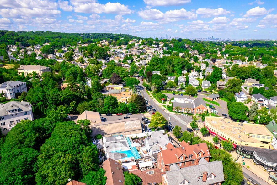 More Photos Of 1551 Richmond Rd, Staten Island Office For Sale