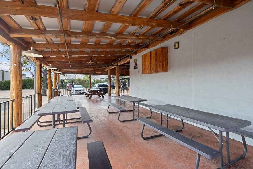 More Photos Of 2411 N US Highway 281, Marble Falls Restaurant For Sale