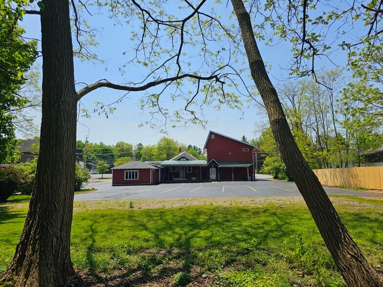 More Photos Of 600 Fairmount Ave, Jamestown Freestanding For Lease