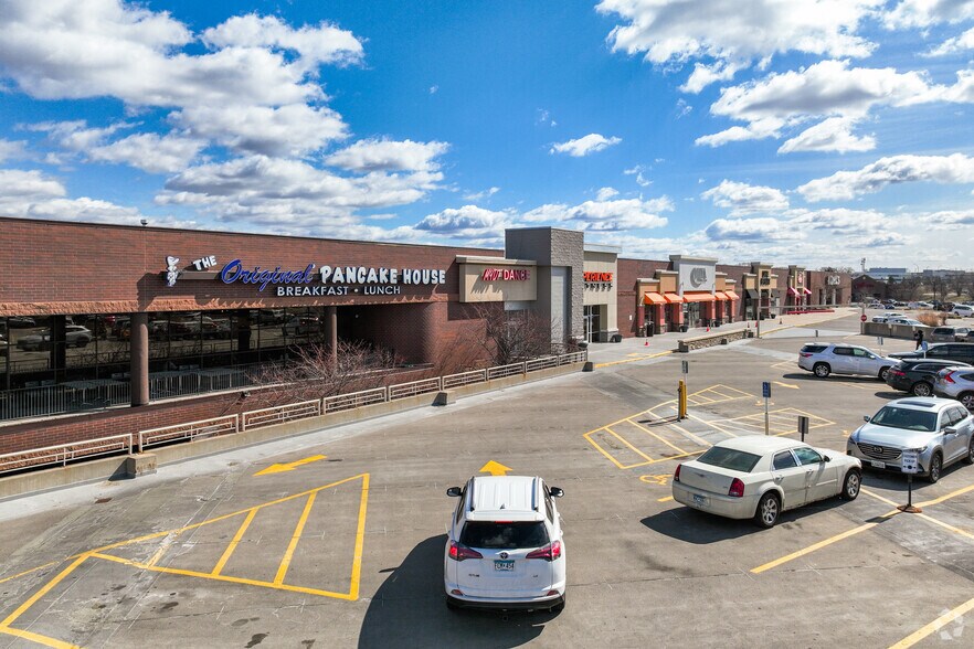 More Photos Of 1643-1663 County Road B2 W, Roseville Storefront For Lease