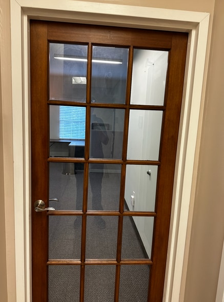 More Photos Of 204 Warren Ave, Ho-Ho-Kus Freestanding For Lease