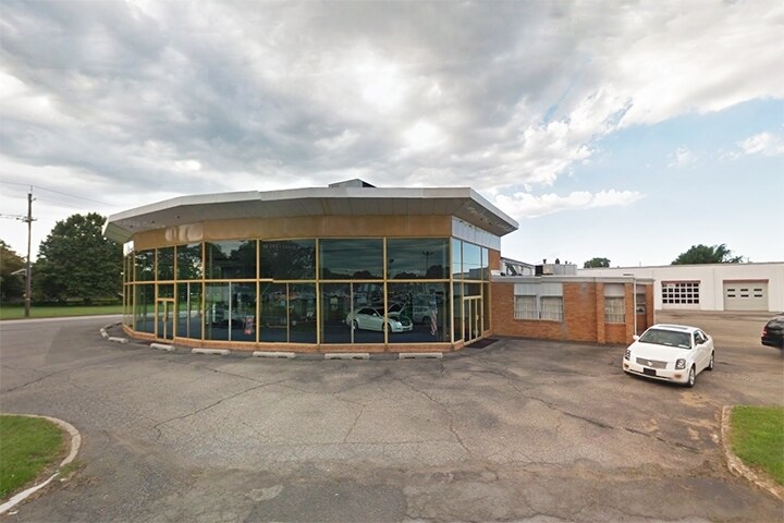 Primary Photo Of 909 E Route 130, Burlington Auto Dealership For Sale