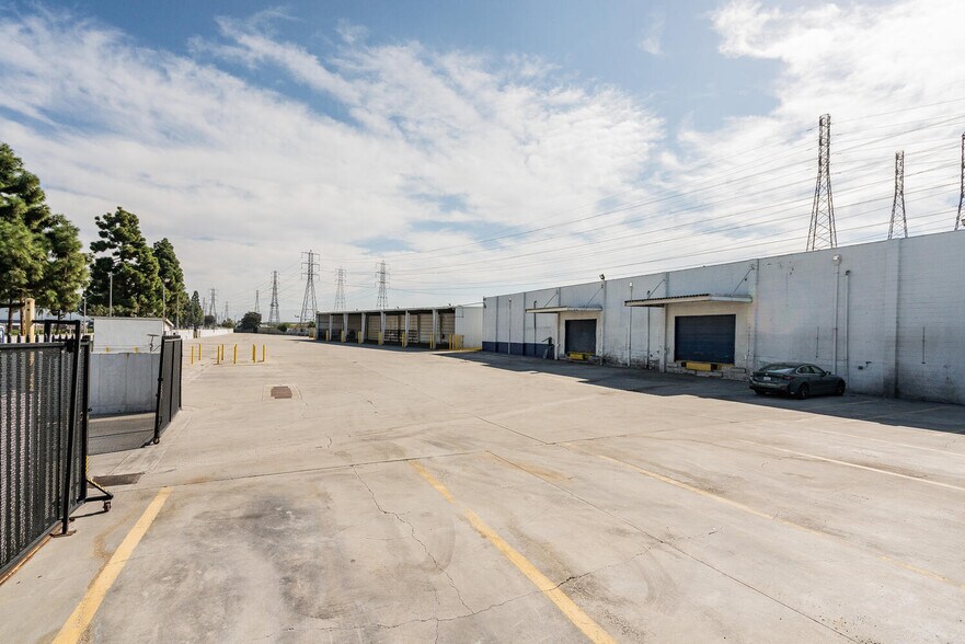 More Photos Of 1500 E Cerritos Ave, Anaheim Manufacturing For Lease