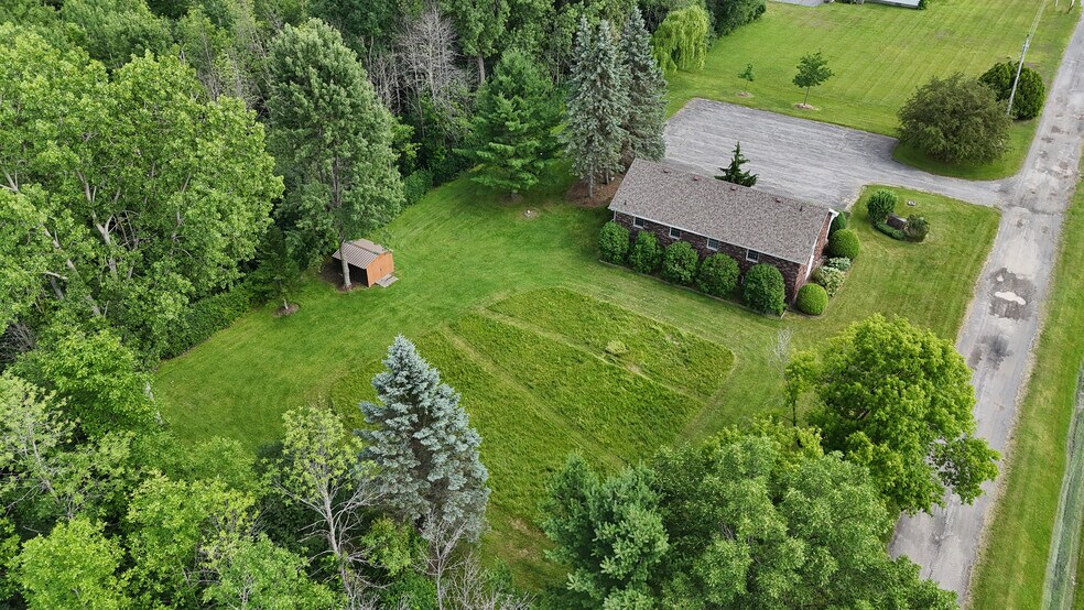 More Photos Of 228 Tom Miller Rd, Plattsburgh Flex For Sale