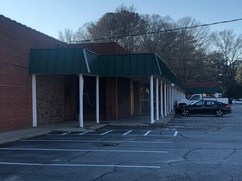 More Photos Of 601-729 Walnut St, Rocky Mount Unknown For Lease