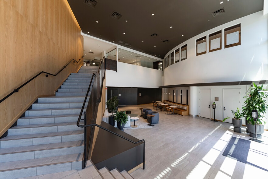 More Photos Of 1275 W Washington St, Tempe Office For Lease