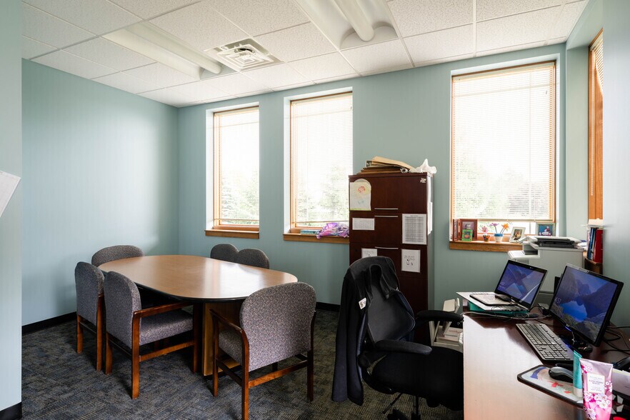 More Photos Of 2733 Wehrle Dr, Buffalo Medical For Lease