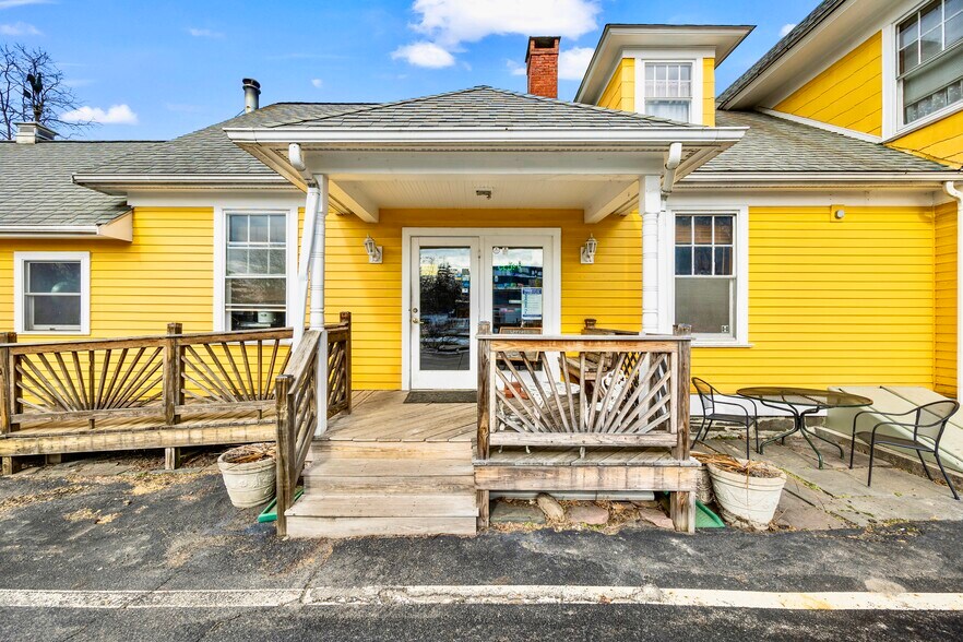 More Photos Of 3630 Main St, Stone Ridge Restaurant For Sale