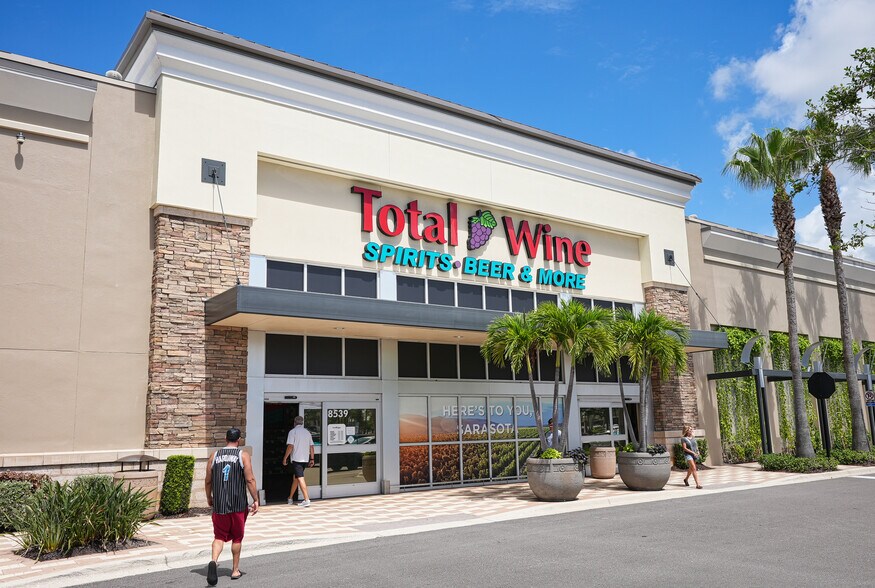 More Photos Of 8101-8485 Cooper Creek Blvd, University Park Unknown For Lease