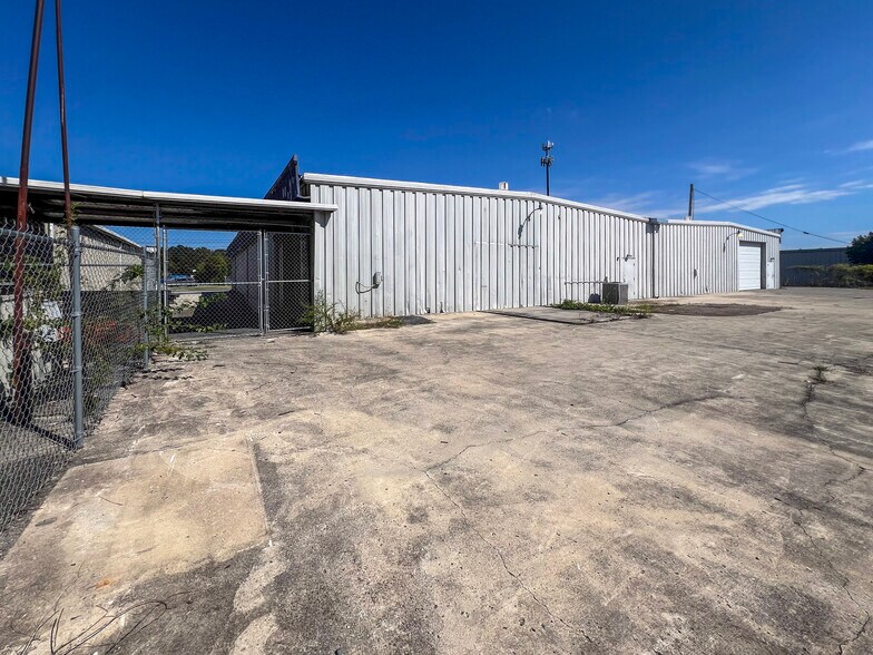 More Photos Of 4701 Commercial Dr NW, Huntsville Warehouse For Lease