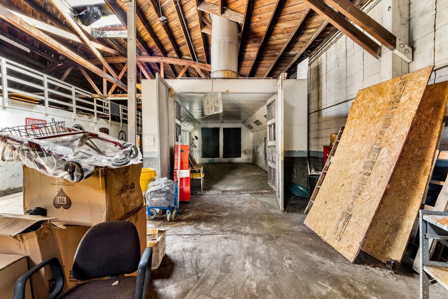 More Photos Of 5417 Adeline St, Oakland Auto Repair For Sale