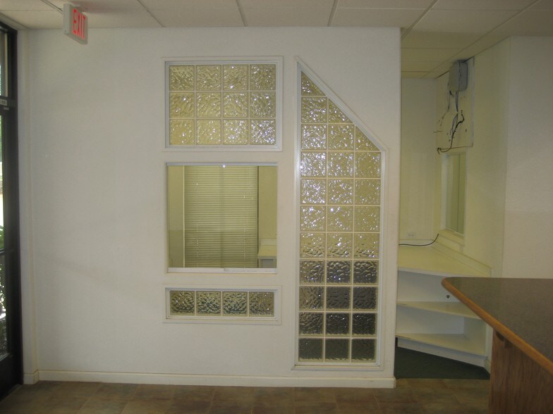 More Photos Of 1111 Dunbar Rd, Arnold Office For Sale