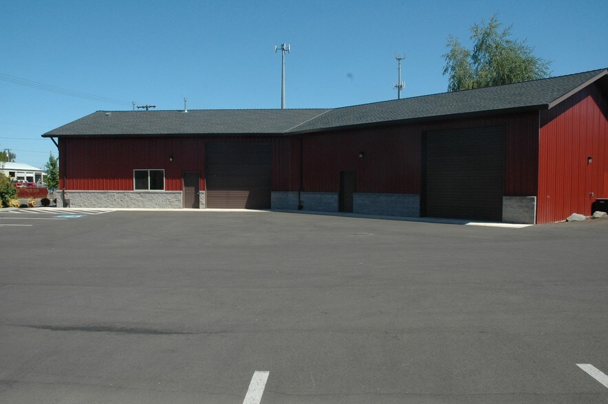 Primary Photo Of 910 NE 11th St, McMinnville Warehouse For Lease