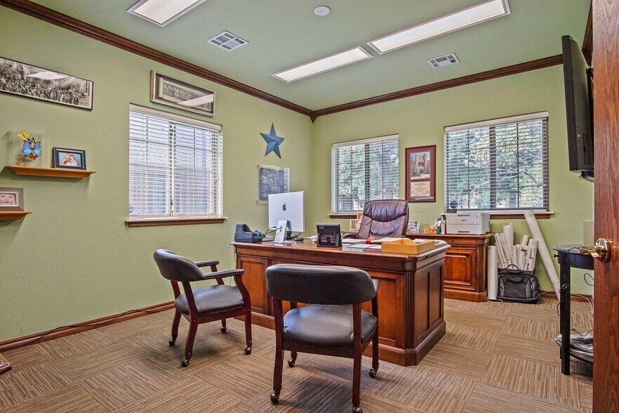 More Photos Of 1006 24th Ave NW, Norman Office For Sale