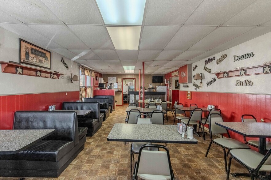 More Photos Of 407 Third St, Howe Specialty For Sale
