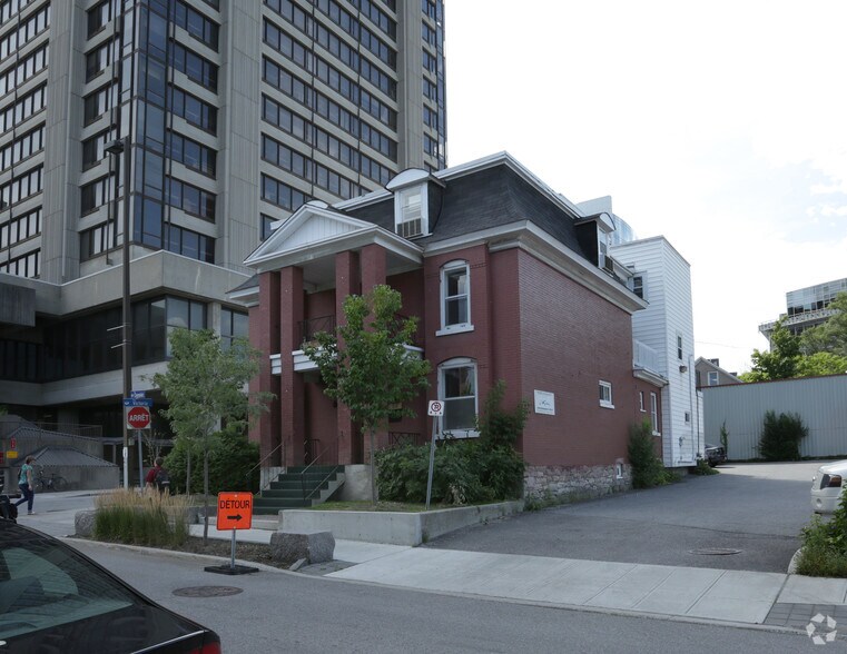 More Photos Of 111 Rue Champlain, Gatineau Office For Sale