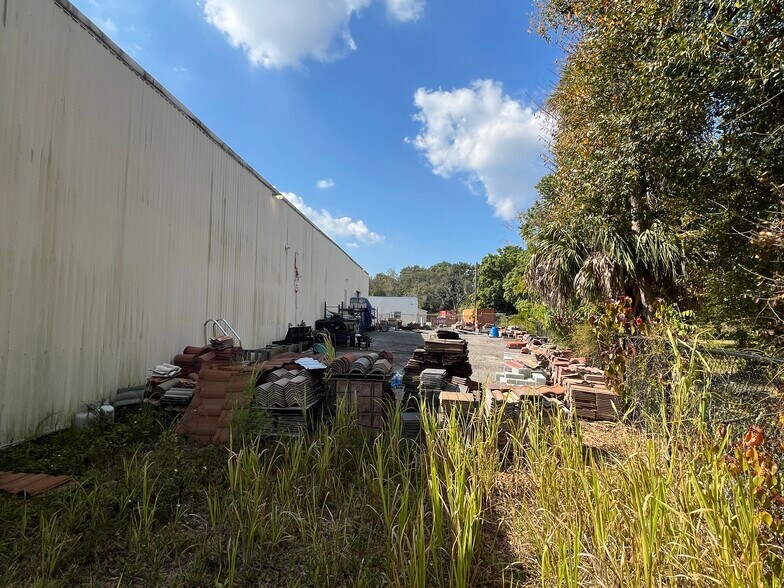 More Photos Of 2585 4th St, Fort Myers Warehouse For Sale