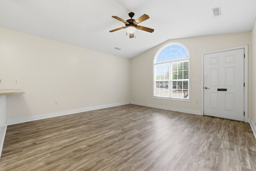 More Photos Of 100 Garden Manor Ct, Murrells Inlet Apartments For Sale