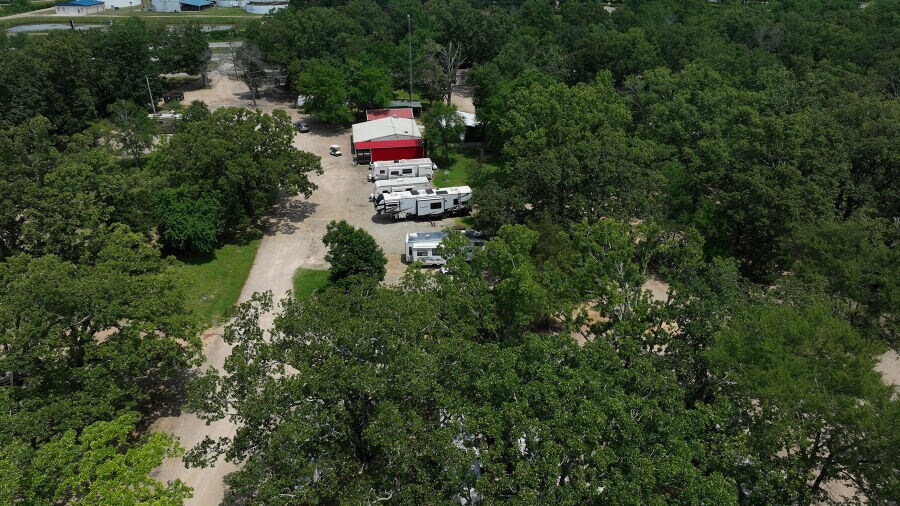 More Photos Of 1083 N 4290 Rd, Hugo Hotel For Sale