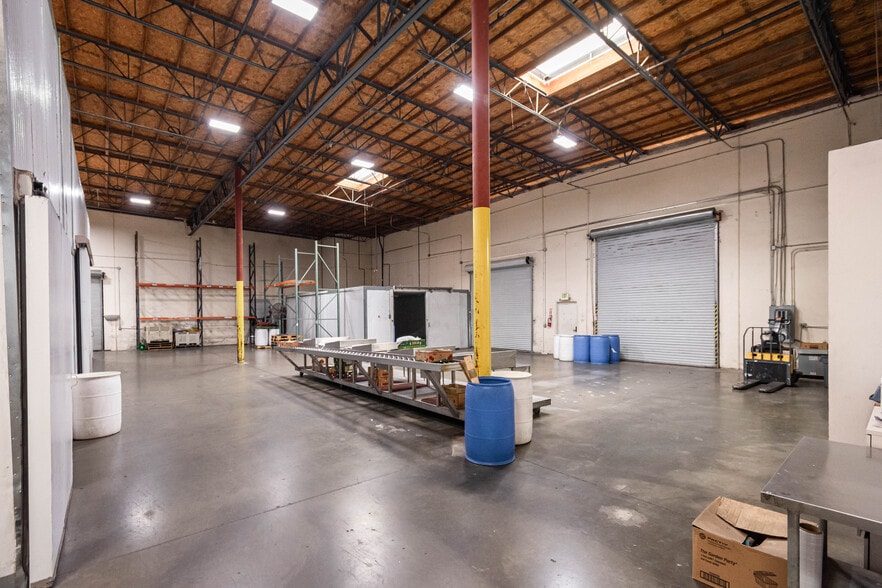 More Photos Of 1264 DuPont Ct, Manteca Warehouse For Sale