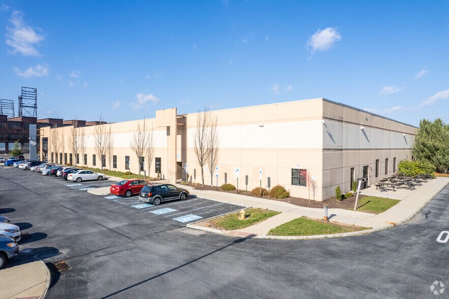 More Photos Of 1555 Spillman Dr, Bethlehem Research And Development For Lease