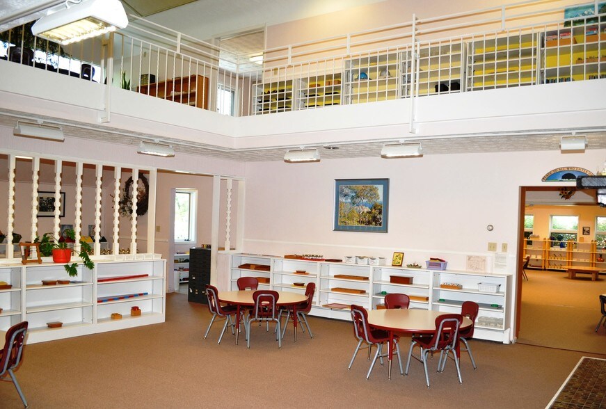 More Photos Of 17892 Chillicothe Rd, Chagrin Falls Office For Sale