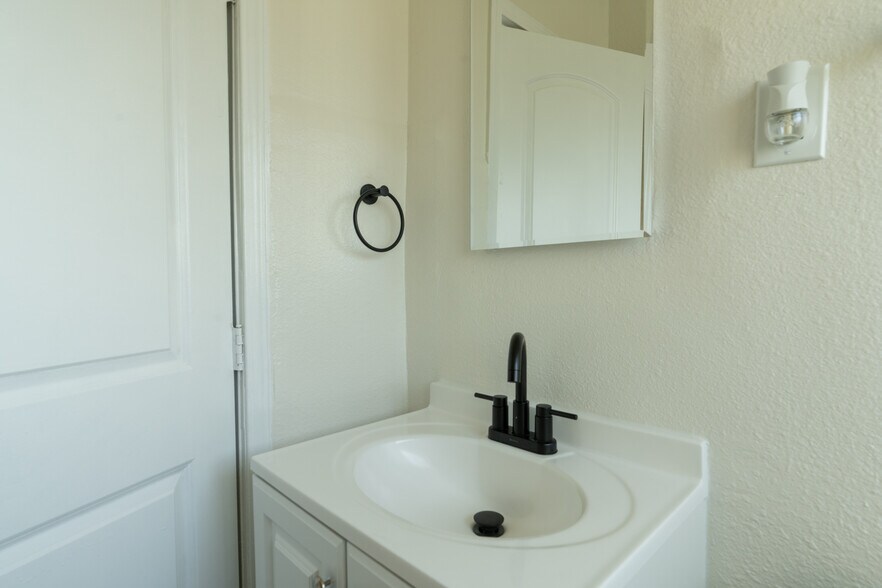 More Photos Of 329 W Magnolia St, Compton Apartments For Sale