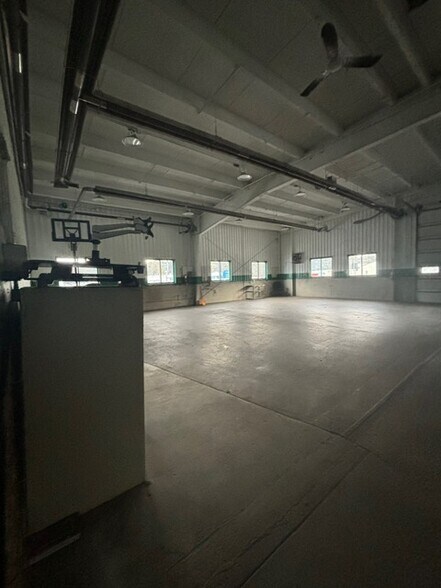 More Photos Of 3861-3870 West Rd, Cortland Auto Dealership For Sale