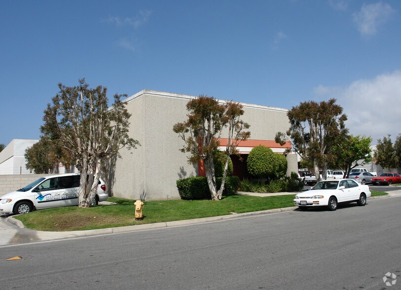 More Photos Of 17891 Georgetown Ln, Huntington Beach Warehouse For Lease