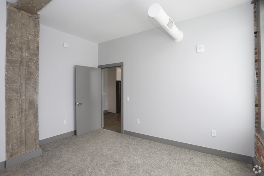 More Photos Of 285 Western Ave, Muskegon Apartments For Lease