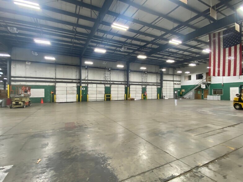 More Photos Of 5343 Commerce Square Dr, Indianapolis Warehouse For Sale