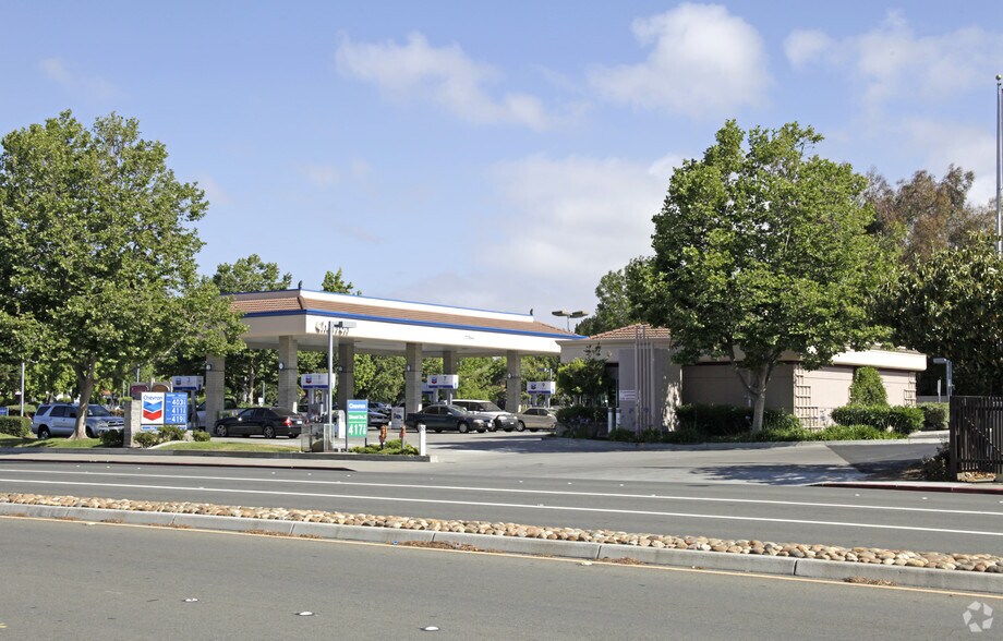 More Photos Of 1990 Decoto Rd, Union City Service Station For Sale