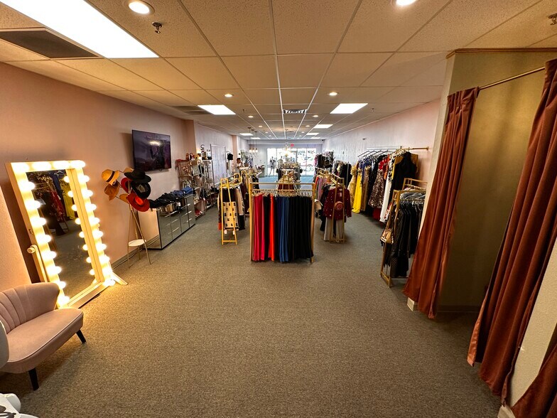 More Photos Of 1699 N Zaragoza Rd, El Paso Storefront Retail Office For Lease