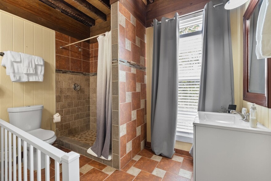 More Photos Of 207 W 2nd Ave, Easley Hospitality For Sale