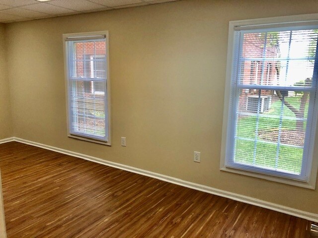 More Photos Of 10 Auer Ct, East Brunswick Medical For Sale